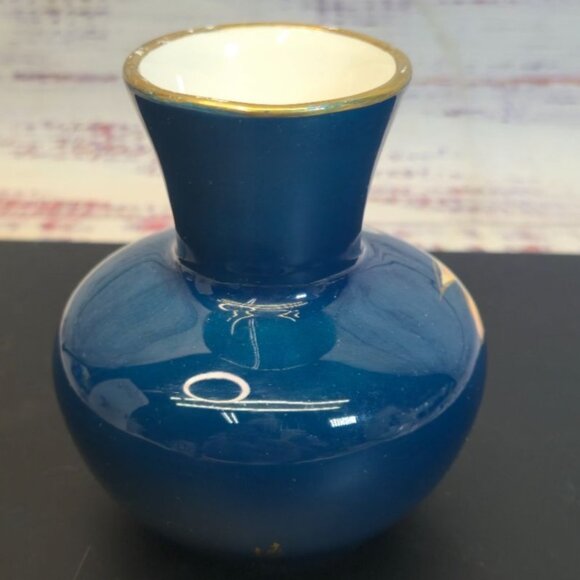 Vintage Japanese Bud vase Goldfish cobalt blue hand painted  fish - Picture 5 of 10